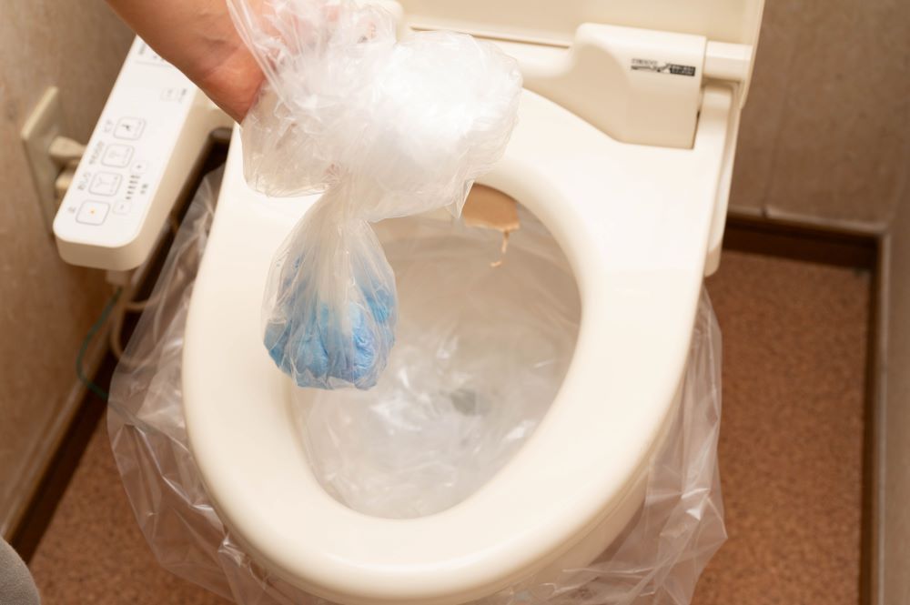 トイレ用品・ペットシーツ・おむつ kmam ペットシーツやオムツで作る防災トイレはコスパ抜群! | 東京ガス ウチコト